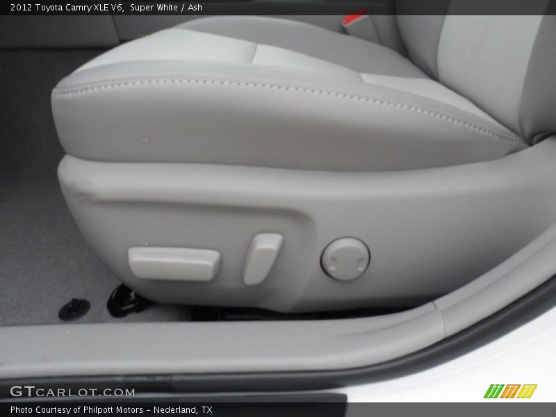 Super White / Ash 2012 Toyota Camry XLE V6