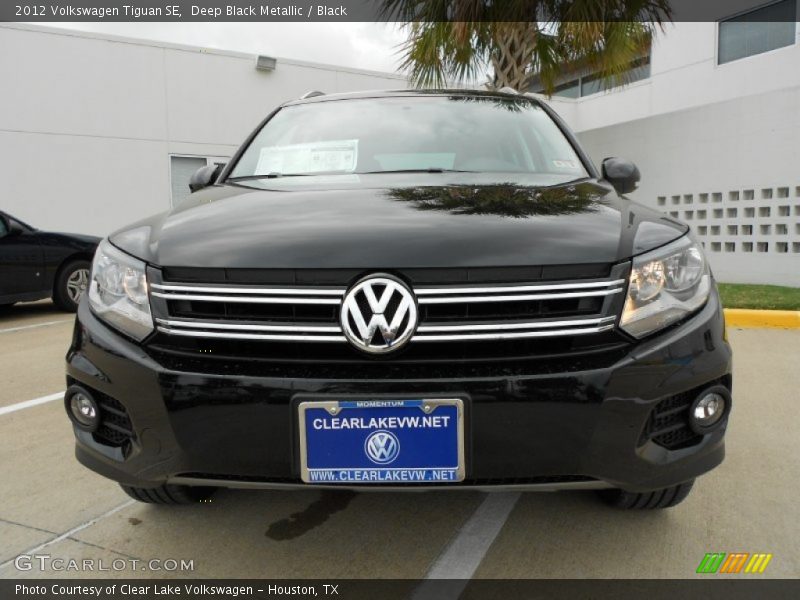 Deep Black Metallic / Black 2012 Volkswagen Tiguan SE