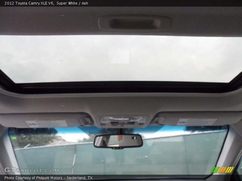 Super White / Ash 2012 Toyota Camry XLE V6