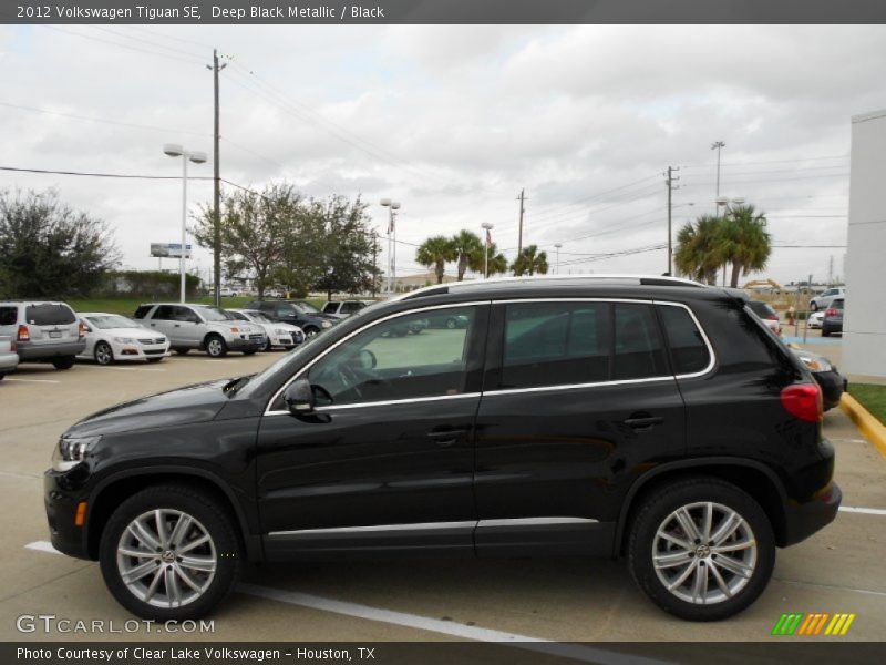 Deep Black Metallic / Black 2012 Volkswagen Tiguan SE