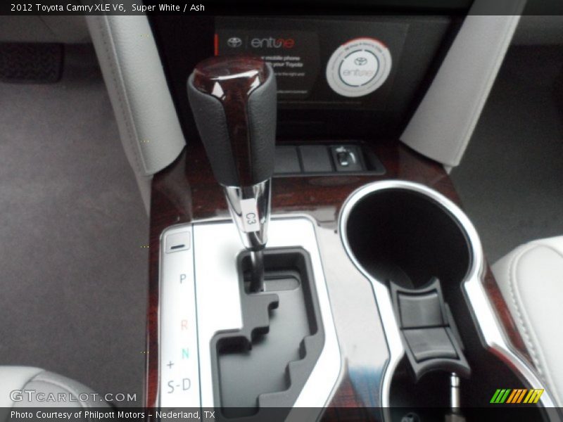Super White / Ash 2012 Toyota Camry XLE V6