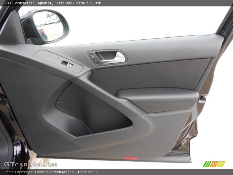 Deep Black Metallic / Black 2012 Volkswagen Tiguan SE