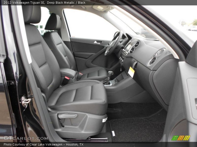 Deep Black Metallic / Black 2012 Volkswagen Tiguan SE