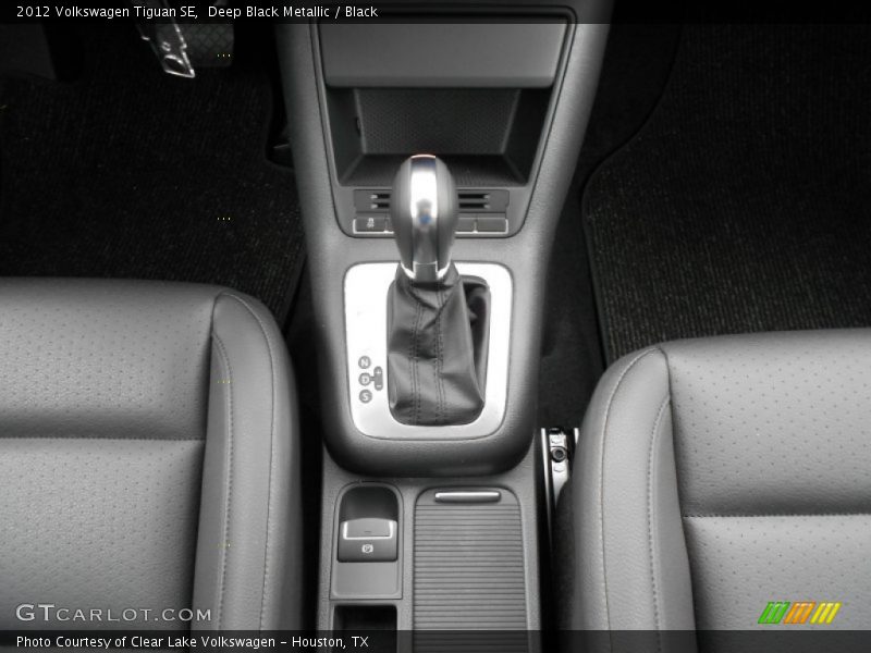 Deep Black Metallic / Black 2012 Volkswagen Tiguan SE