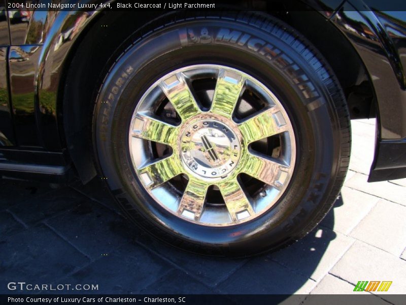 Black Clearcoat / Light Parchment 2004 Lincoln Navigator Luxury 4x4