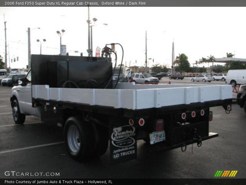 Oxford White / Dark Flint 2006 Ford F350 Super Duty XL Regular Cab Chassis