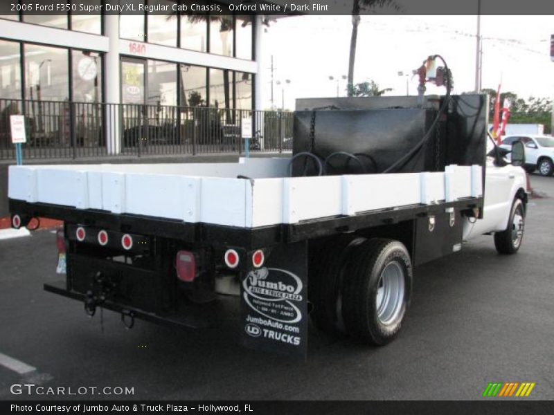 Oxford White / Dark Flint 2006 Ford F350 Super Duty XL Regular Cab Chassis