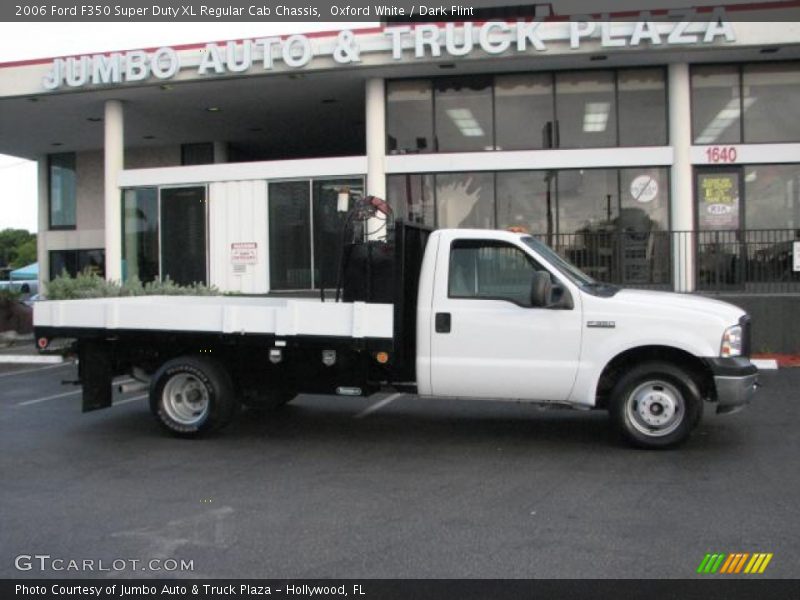 Oxford White / Dark Flint 2006 Ford F350 Super Duty XL Regular Cab Chassis