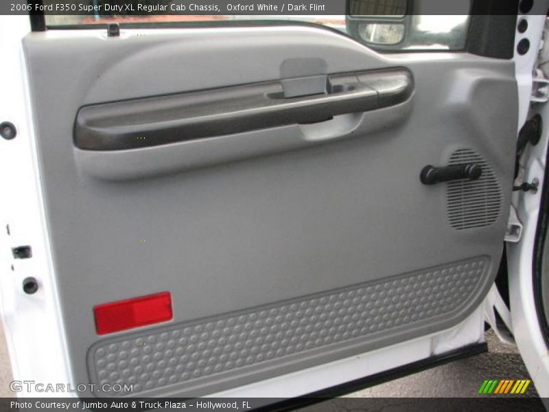 Oxford White / Dark Flint 2006 Ford F350 Super Duty XL Regular Cab Chassis