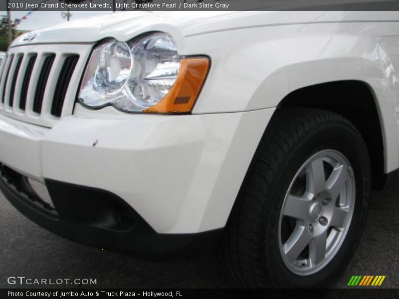Light Graystone Pearl / Dark Slate Gray 2010 Jeep Grand Cherokee Laredo