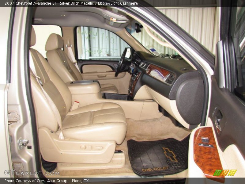  2007 Avalanche LT Ebony/Light Cashmere Interior
