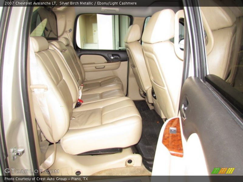 Silver Birch Metallic / Ebony/Light Cashmere 2007 Chevrolet Avalanche LT
