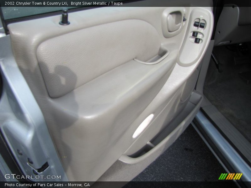 Bright Silver Metallic / Taupe 2002 Chrysler Town & Country LXi