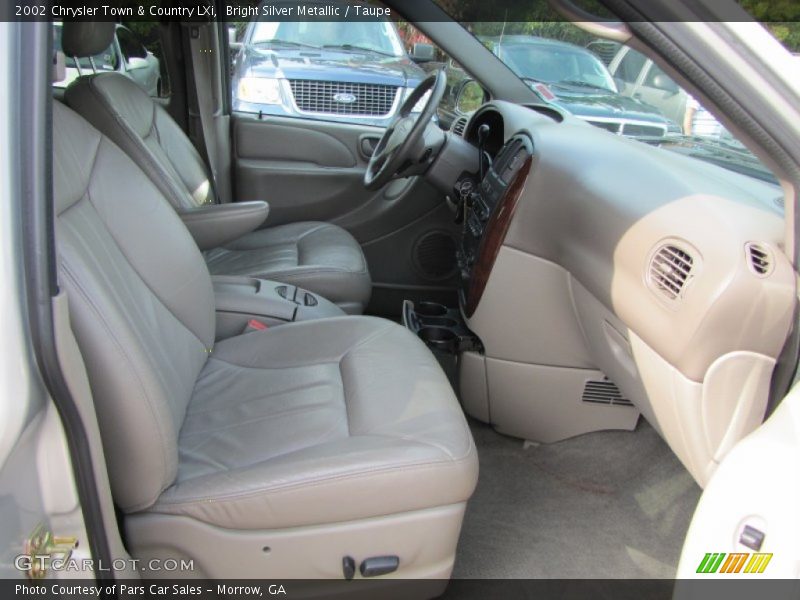 Bright Silver Metallic / Taupe 2002 Chrysler Town & Country LXi