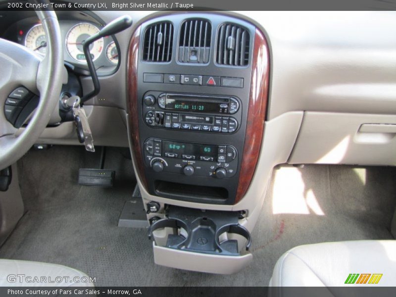 Bright Silver Metallic / Taupe 2002 Chrysler Town & Country LXi