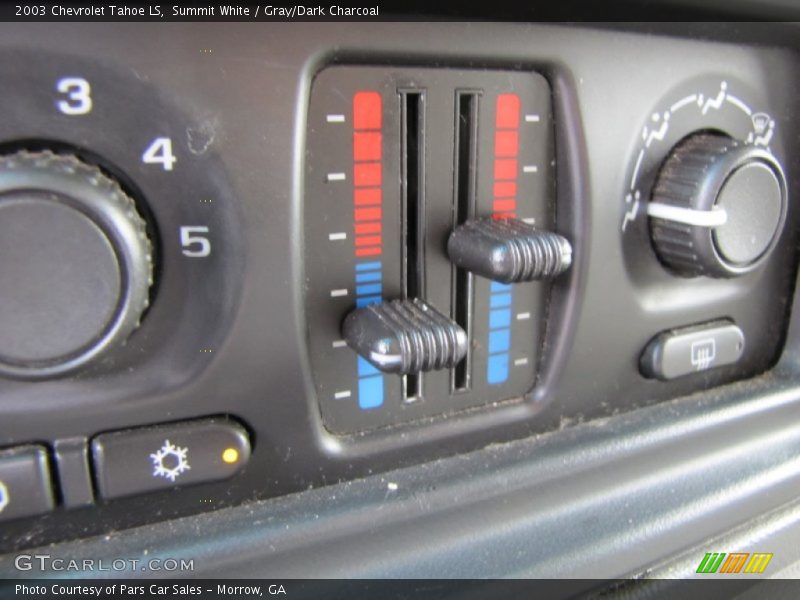 Summit White / Gray/Dark Charcoal 2003 Chevrolet Tahoe LS