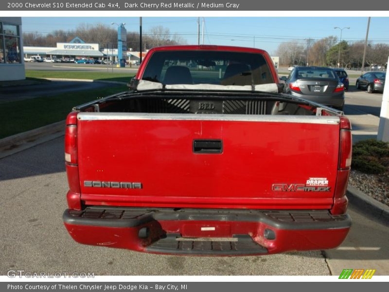 Dark Cherry Red Metallic / Medium Gray 2000 Chevrolet S10 Extended Cab 4x4