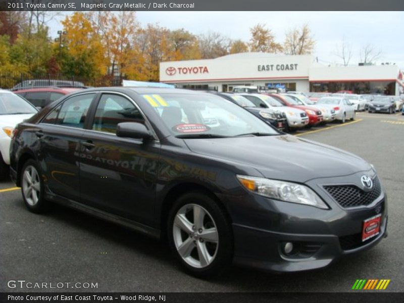 Magnetic Gray Metallic / Dark Charcoal 2011 Toyota Camry SE