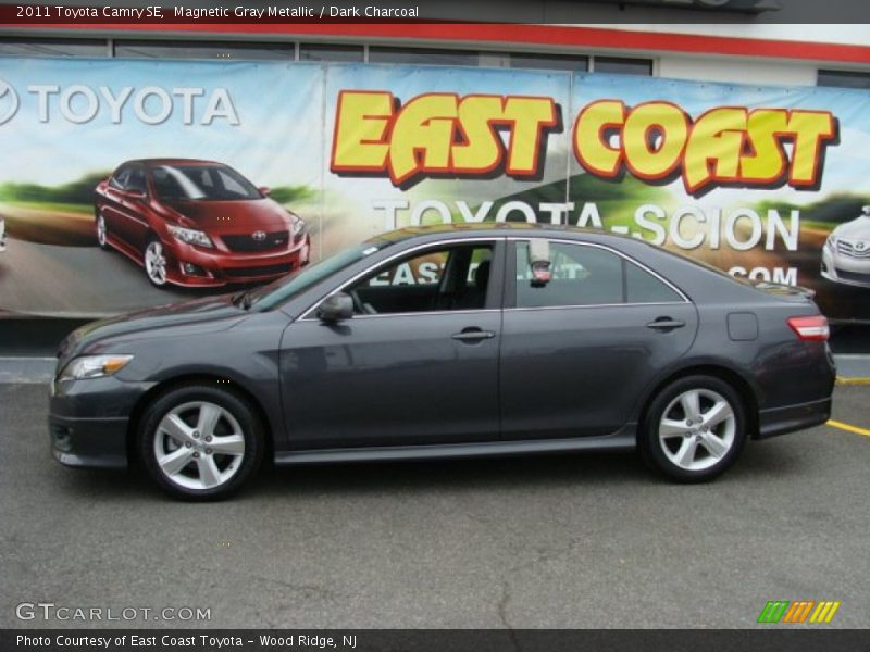 Magnetic Gray Metallic / Dark Charcoal 2011 Toyota Camry SE