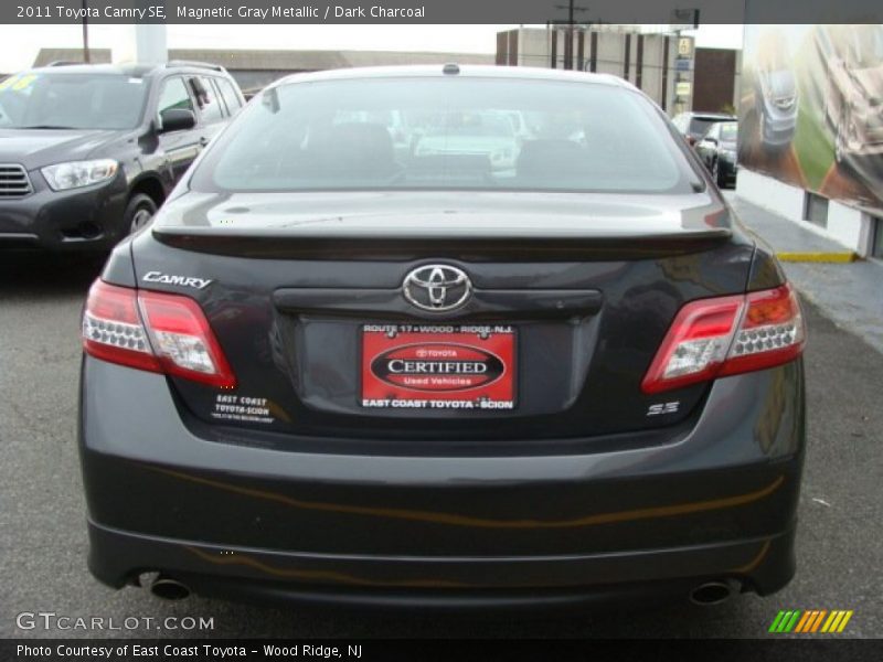 Magnetic Gray Metallic / Dark Charcoal 2011 Toyota Camry SE