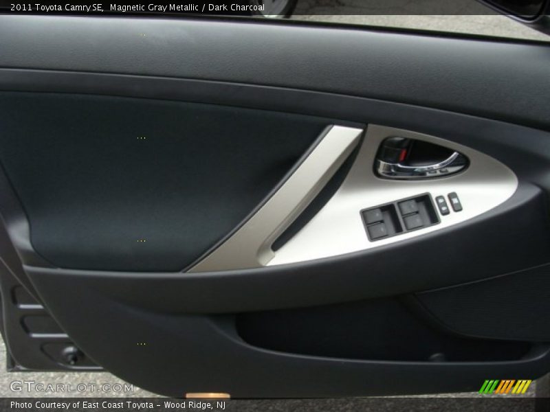 Magnetic Gray Metallic / Dark Charcoal 2011 Toyota Camry SE