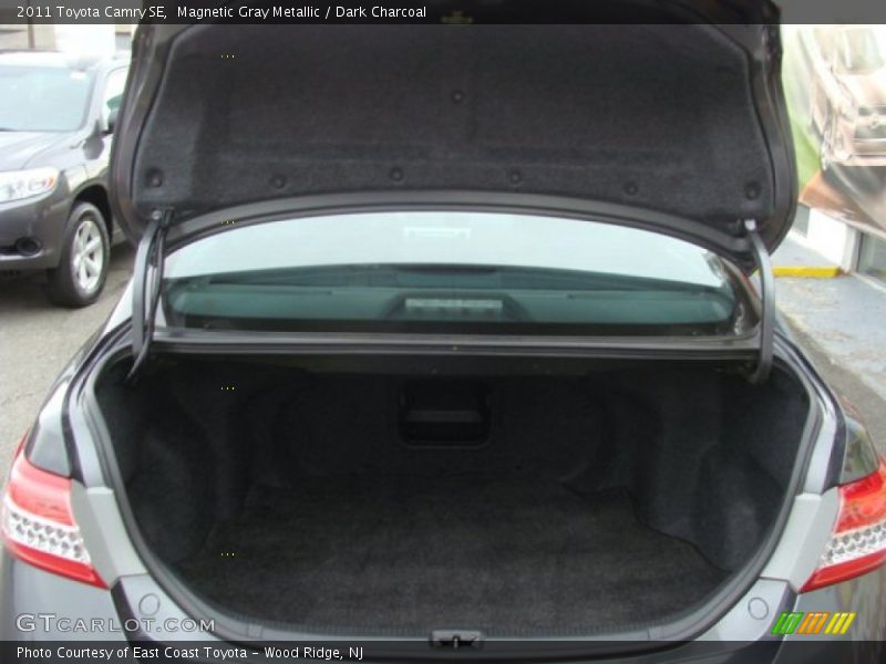 Magnetic Gray Metallic / Dark Charcoal 2011 Toyota Camry SE