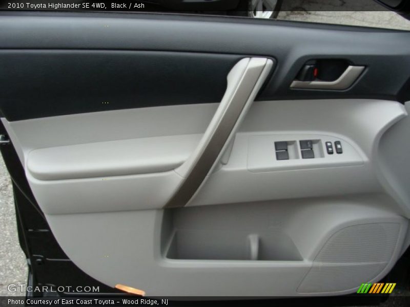 Door Panel of 2010 Highlander SE 4WD