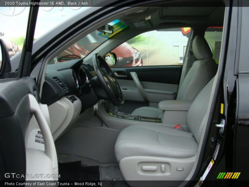  2010 Highlander SE 4WD Ash Interior