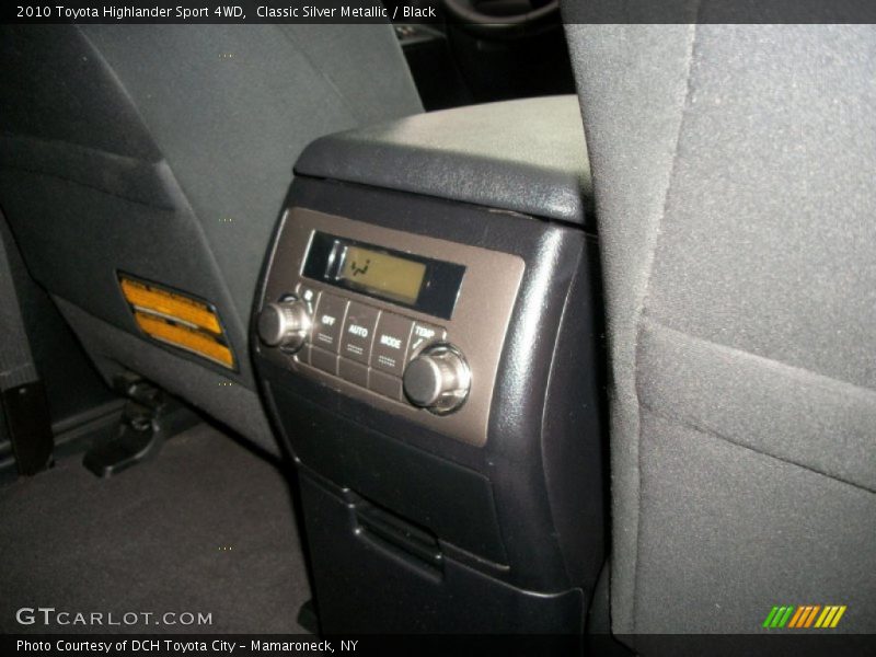 Classic Silver Metallic / Black 2010 Toyota Highlander Sport 4WD