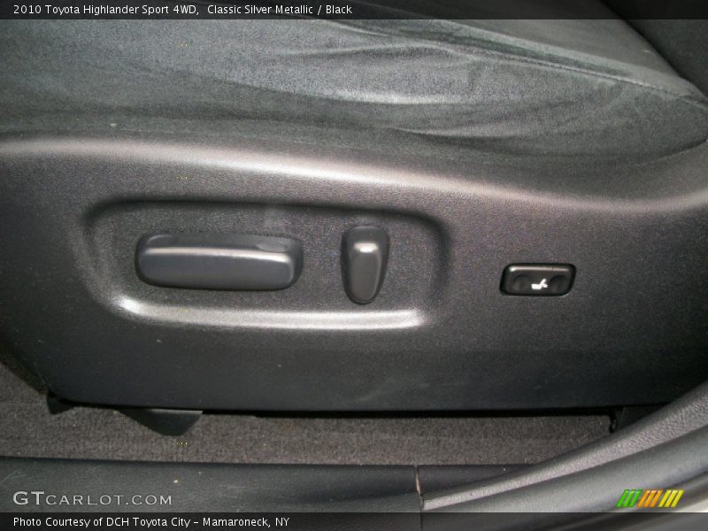 Classic Silver Metallic / Black 2010 Toyota Highlander Sport 4WD