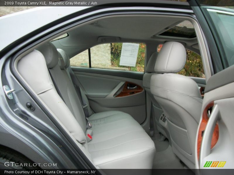 Magnetic Gray Metallic / Ash 2009 Toyota Camry XLE