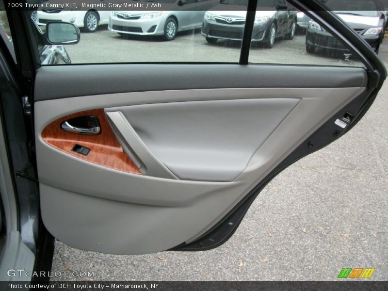 Magnetic Gray Metallic / Ash 2009 Toyota Camry XLE