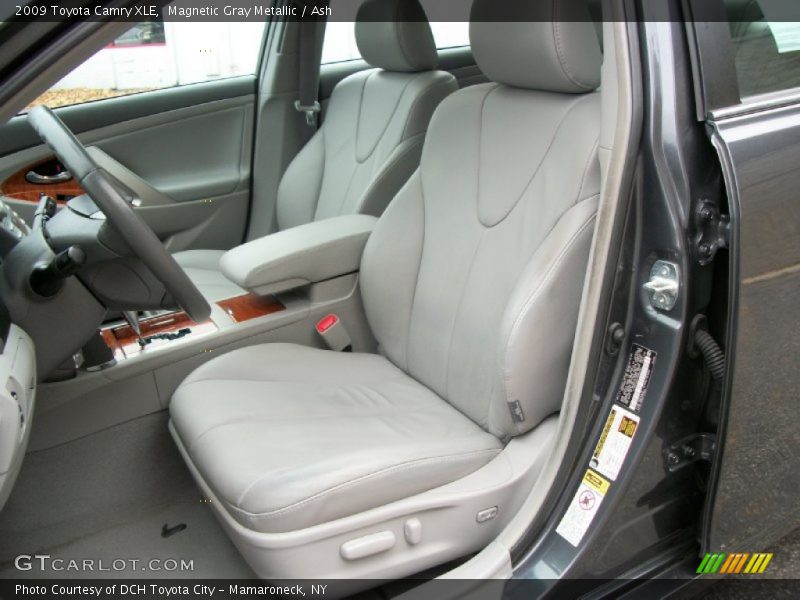 Magnetic Gray Metallic / Ash 2009 Toyota Camry XLE