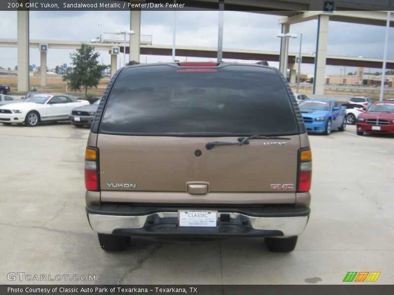 Sandalwood Metallic / Pewter/Dark Pewter 2004 GMC Yukon