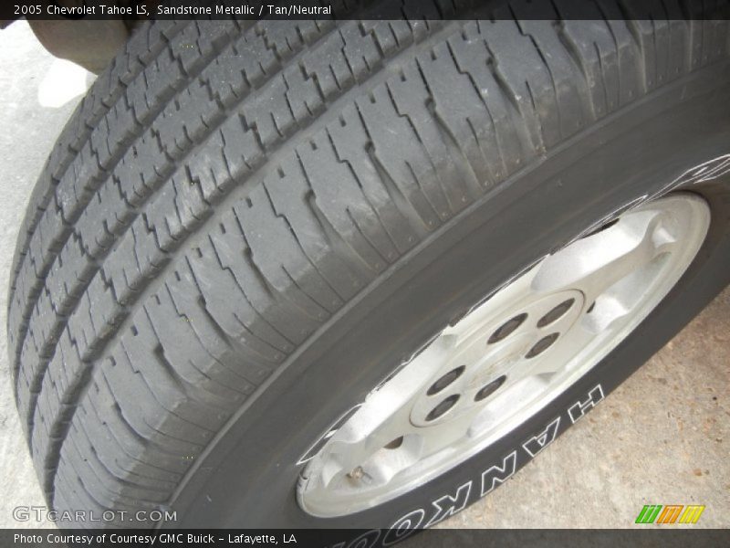 Sandstone Metallic / Tan/Neutral 2005 Chevrolet Tahoe LS