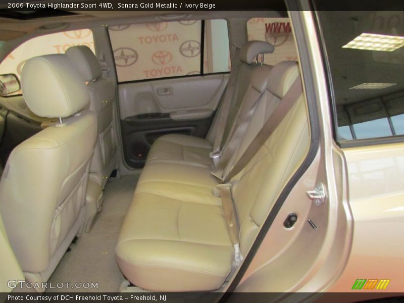 Sonora Gold Metallic / Ivory Beige 2006 Toyota Highlander Sport 4WD