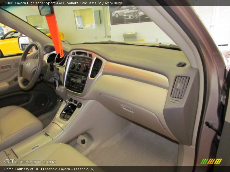 Sonora Gold Metallic / Ivory Beige 2006 Toyota Highlander Sport 4WD