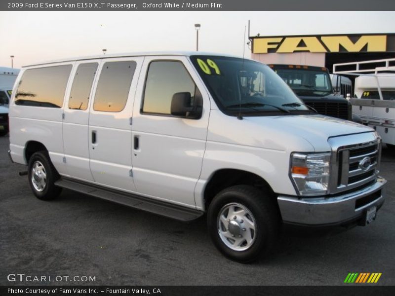 Oxford White / Medium Flint 2009 Ford E Series Van E150 XLT Passenger