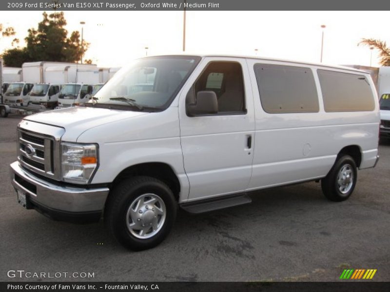 Oxford White / Medium Flint 2009 Ford E Series Van E150 XLT Passenger