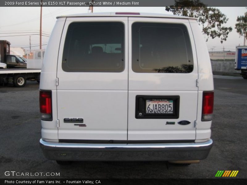 Oxford White / Medium Flint 2009 Ford E Series Van E150 XLT Passenger