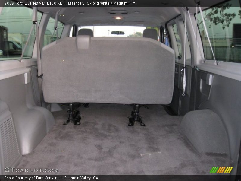 Oxford White / Medium Flint 2009 Ford E Series Van E150 XLT Passenger