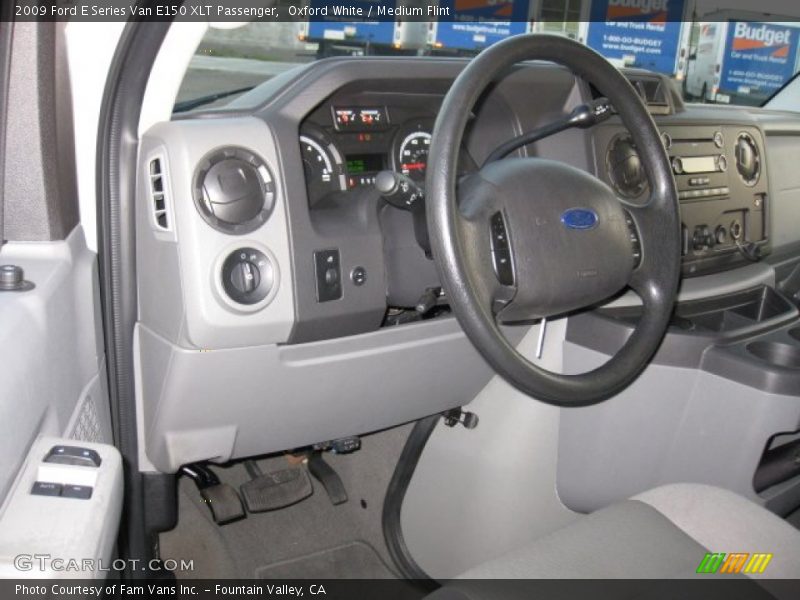Oxford White / Medium Flint 2009 Ford E Series Van E150 XLT Passenger