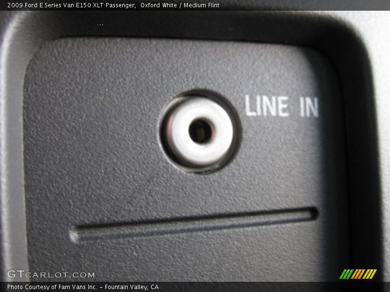 Oxford White / Medium Flint 2009 Ford E Series Van E150 XLT Passenger