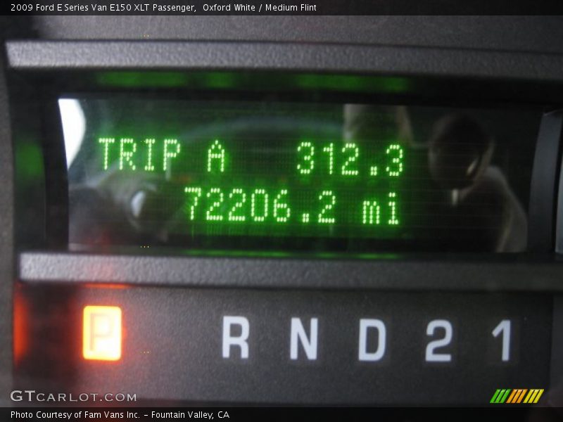 Oxford White / Medium Flint 2009 Ford E Series Van E150 XLT Passenger