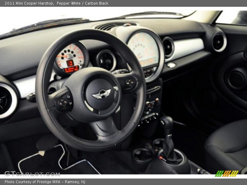 Pepper White / Carbon Black 2011 Mini Cooper Hardtop