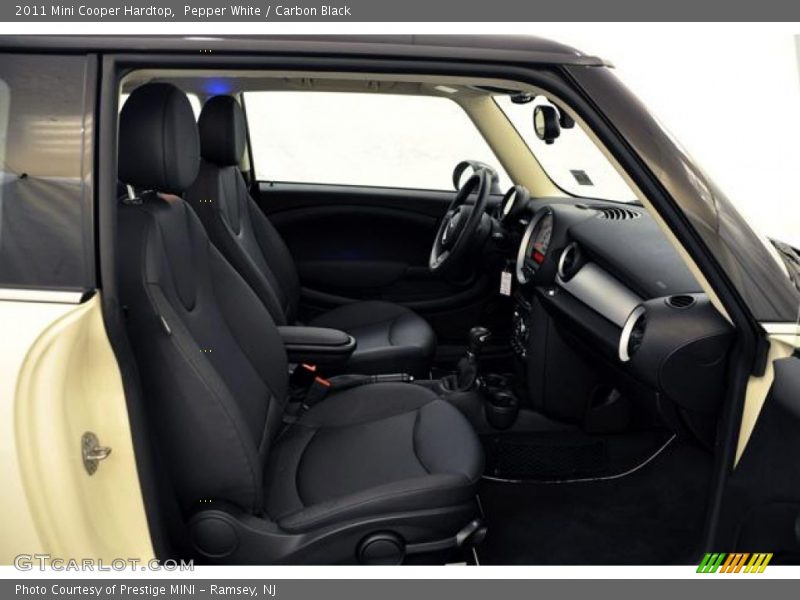 Pepper White / Carbon Black 2011 Mini Cooper Hardtop