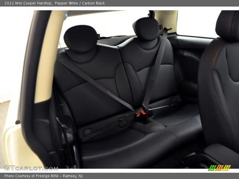 Pepper White / Carbon Black 2011 Mini Cooper Hardtop
