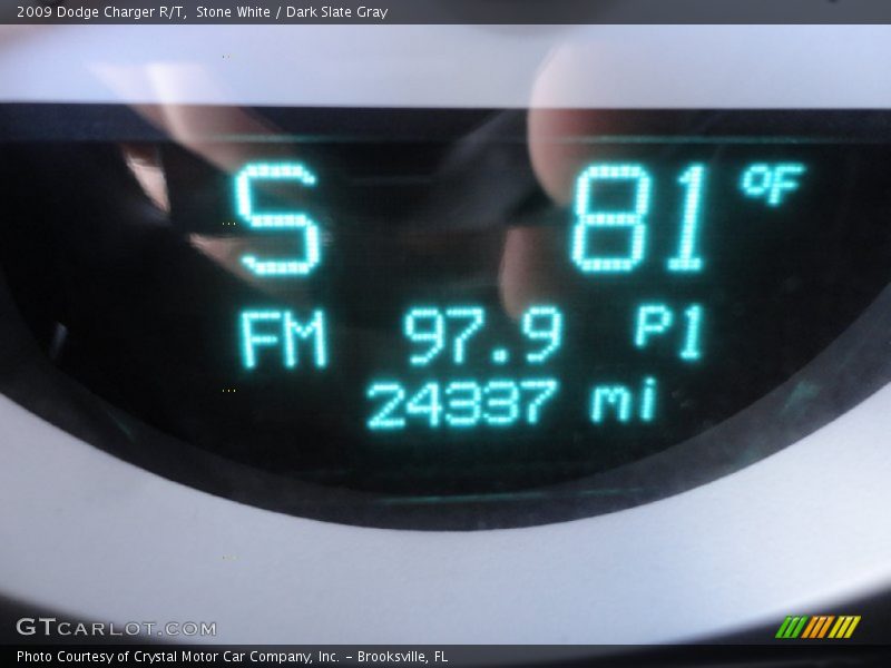 Stone White / Dark Slate Gray 2009 Dodge Charger R/T