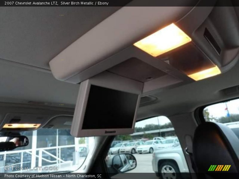 Silver Birch Metallic / Ebony 2007 Chevrolet Avalanche LTZ