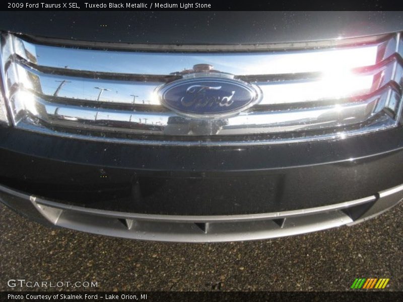 Tuxedo Black Metallic / Medium Light Stone 2009 Ford Taurus X SEL